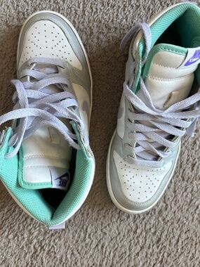 Nike high tops size 8